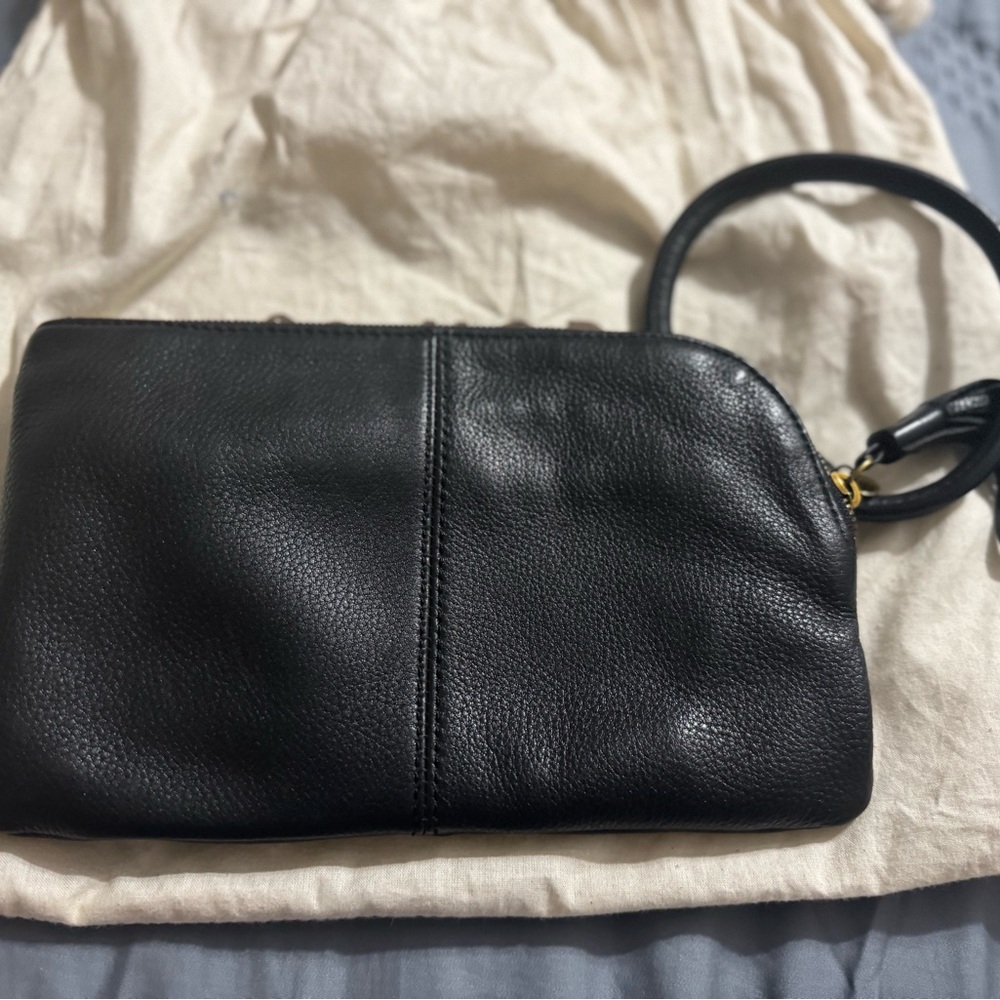 Hobo leather wristlet with tassel - Picture 2 of 5